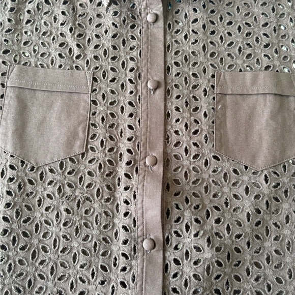 Susan Graver Style Brown Eyelet Long Sleeve Button Up Blouse Size S 100% Cotton - Picture 10 of 12